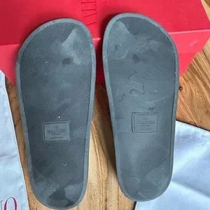 Valentino | Shoes | Valentino Mens Pool Slides Rarely Worn A  display picture 3